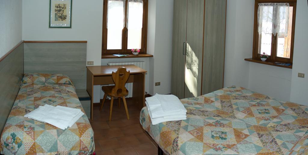 Casa Vacanze Ca' De Val Campodolcino Quarto foto